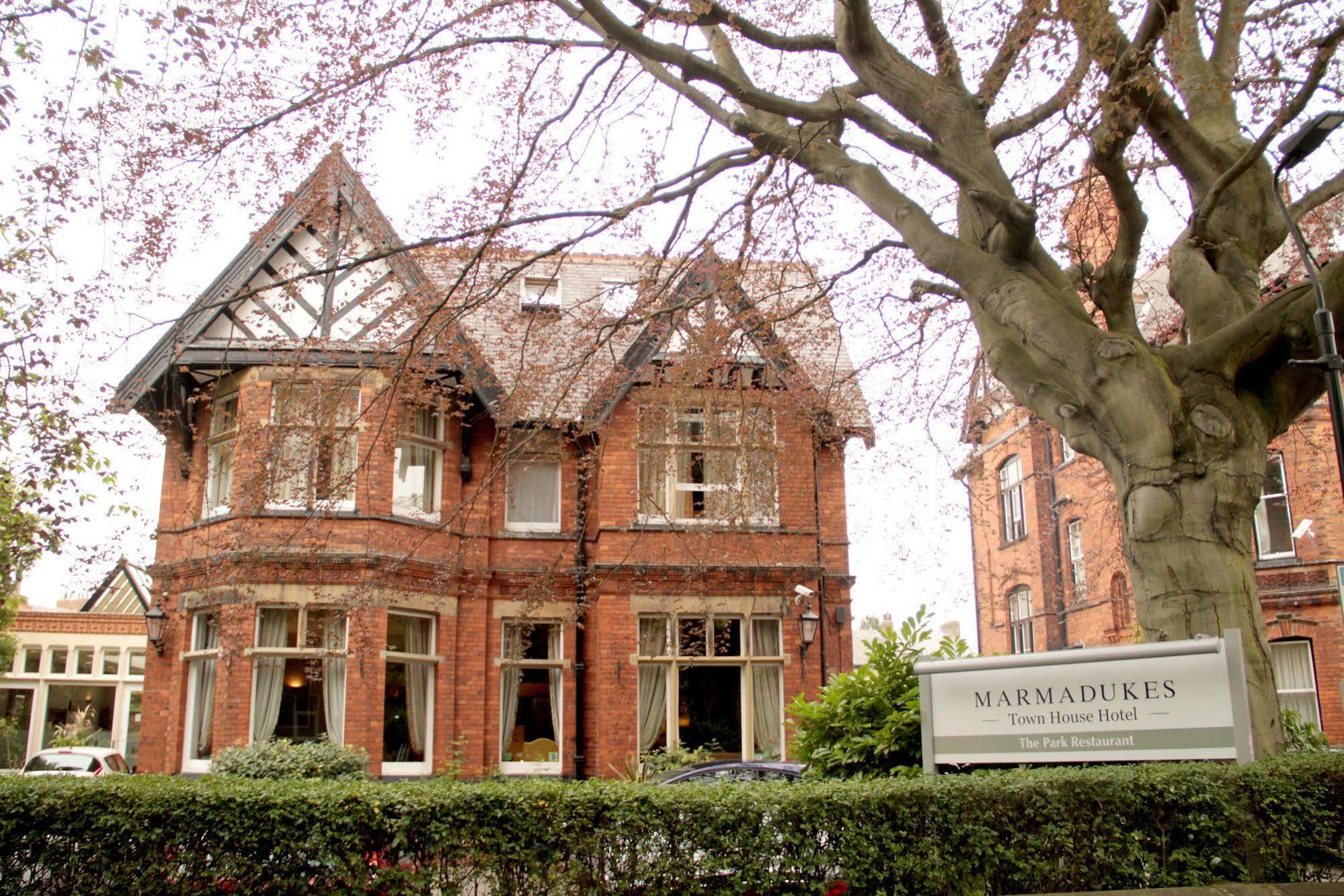 Clementine'S Guest House Йорк Екстериор снимка Marbrookes